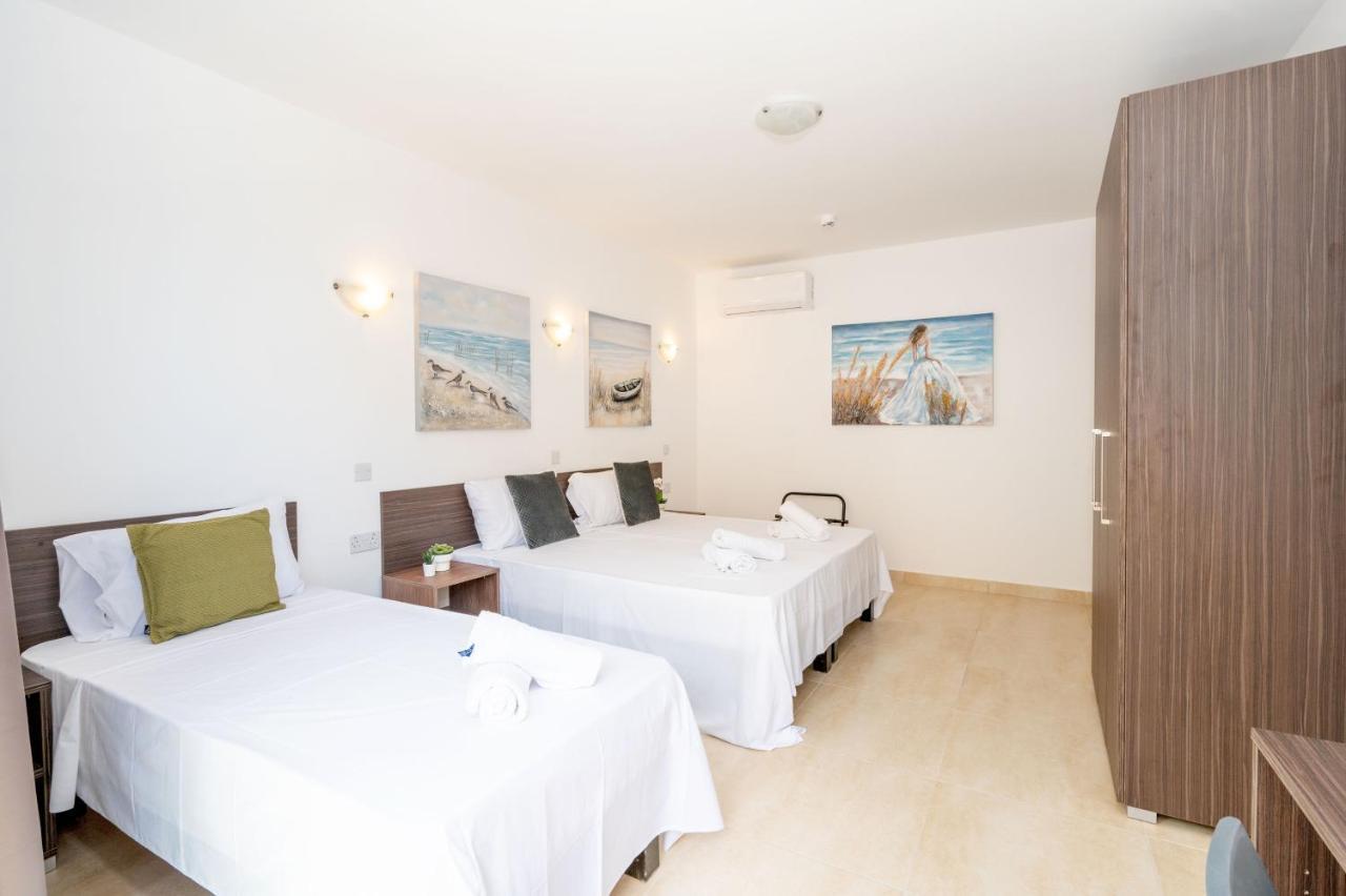 Islet Promenade Seafront 1 Bedroom Apartment With Sea View Balcony By Getawaysmalta St. Paul's Bay Exterior foto
